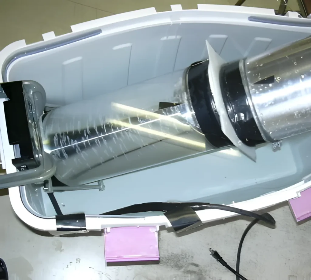 Ykem技研 東京大学、潜水艦用ワイヤレス400W充電器（深海充電コイル間GAP約２０ｍｍ効率８１％） 生産技術　浅田研究室　　　　 ワイヤレス給電装置を 塩水につけての伝送実験