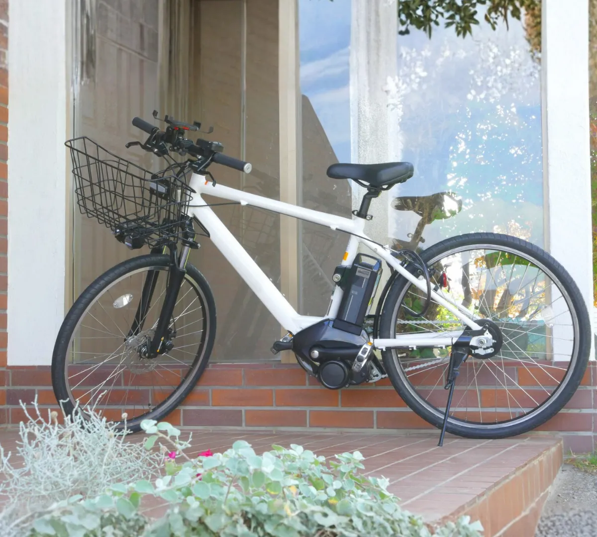 Ykem技研
電動アシスト自転車用充電器　　Ｎi　cd用　NIMH用　リチューム用　